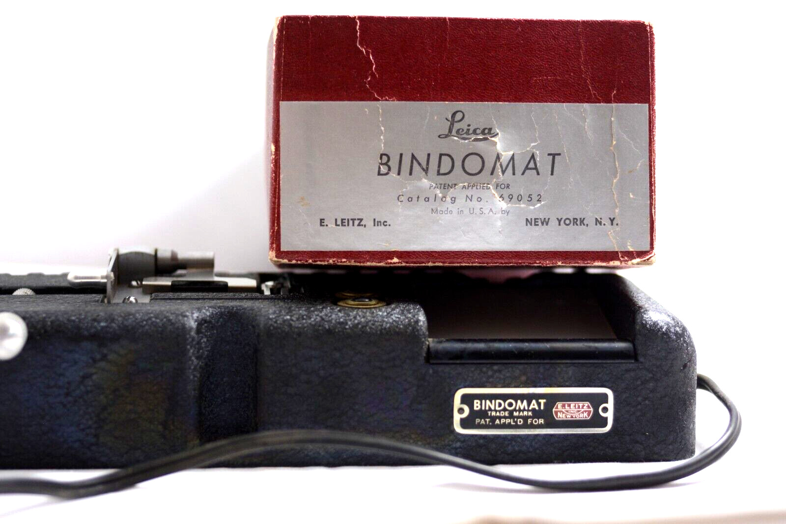 VINTAGE LEICA LEITZ BINDOMAT FOR 35MM COLOR TRANSPARENCIES WITH INSTRUCTIONS