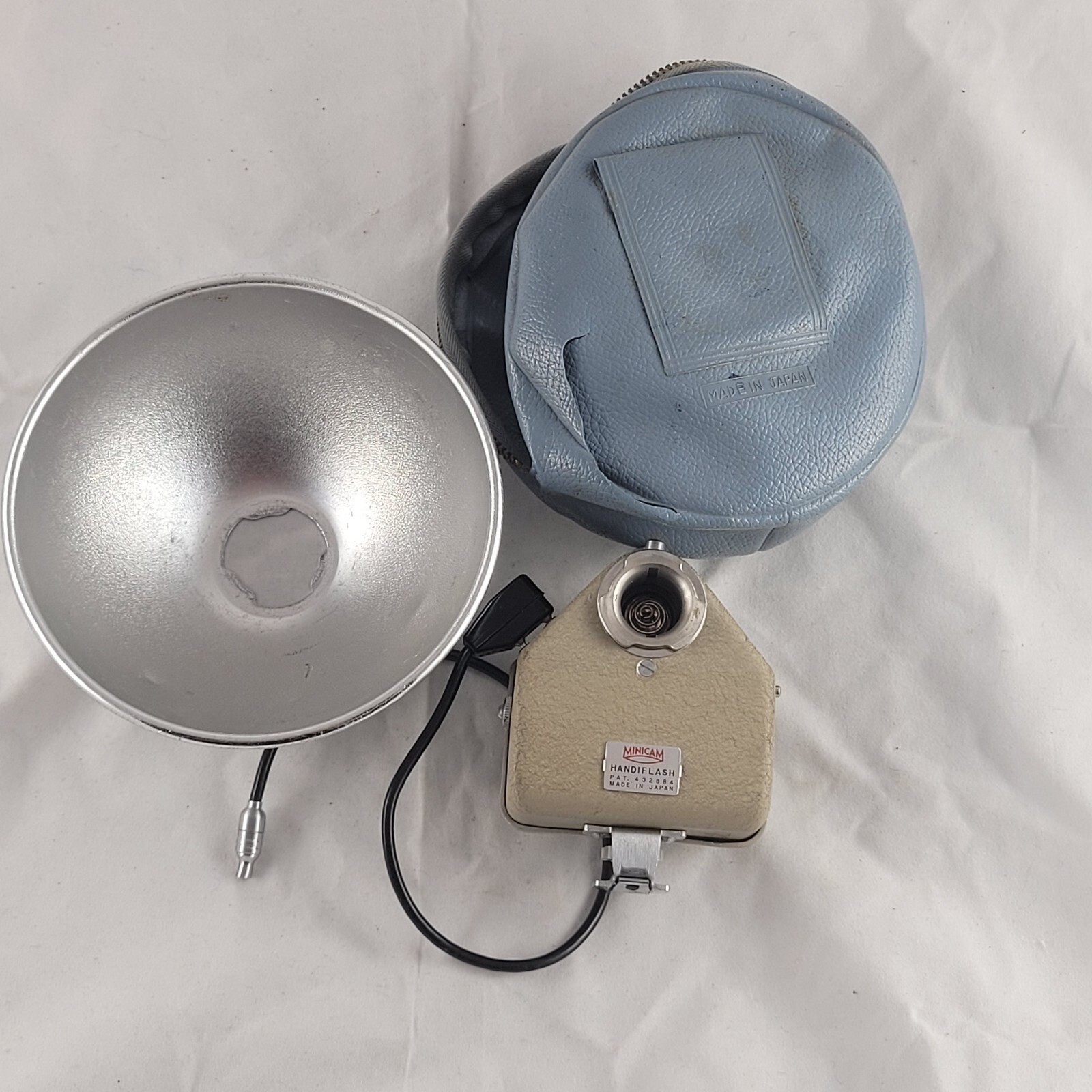 Vintage Minicam Handiflash Synchron Jr Flash Bulb Housing w/Cord & Case Retro