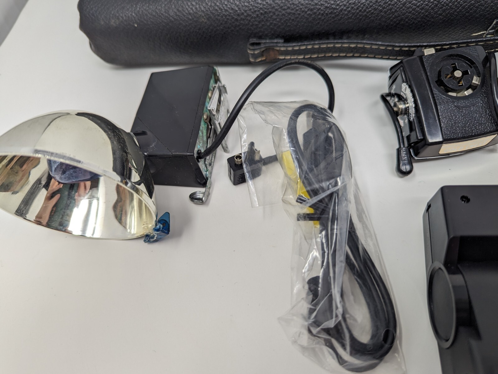 Vintage Camera Accessories Lot – Tripod, Flashes, Brushes, etc – UNTESTED, AS IS