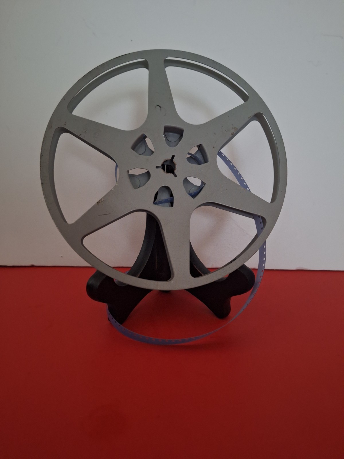 Photosphere Company Inc NY City 300 ft 8mm projection reel and canister
