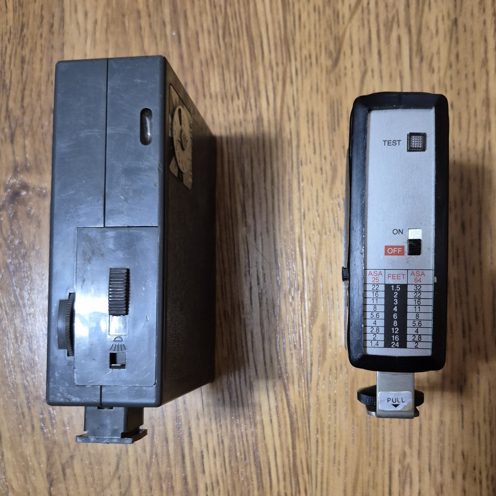 vintage camera flash lot Of 7 – Bell Howell, Focal, Rollei, Bauer, Vivitar, Etc