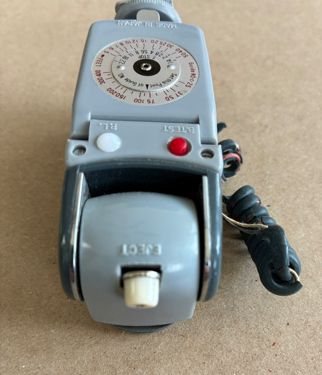 Vintage Vernon Swiya-Tilt-II Camera Flash Flashgun Made in Japan w/ Case