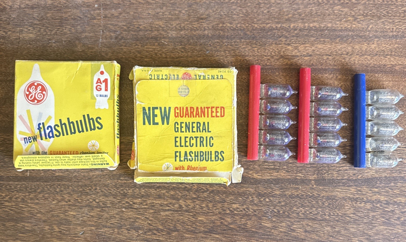 VTG GE Flashbulbs AG-1 , 15 Bulbs Total with Two Original Boxes