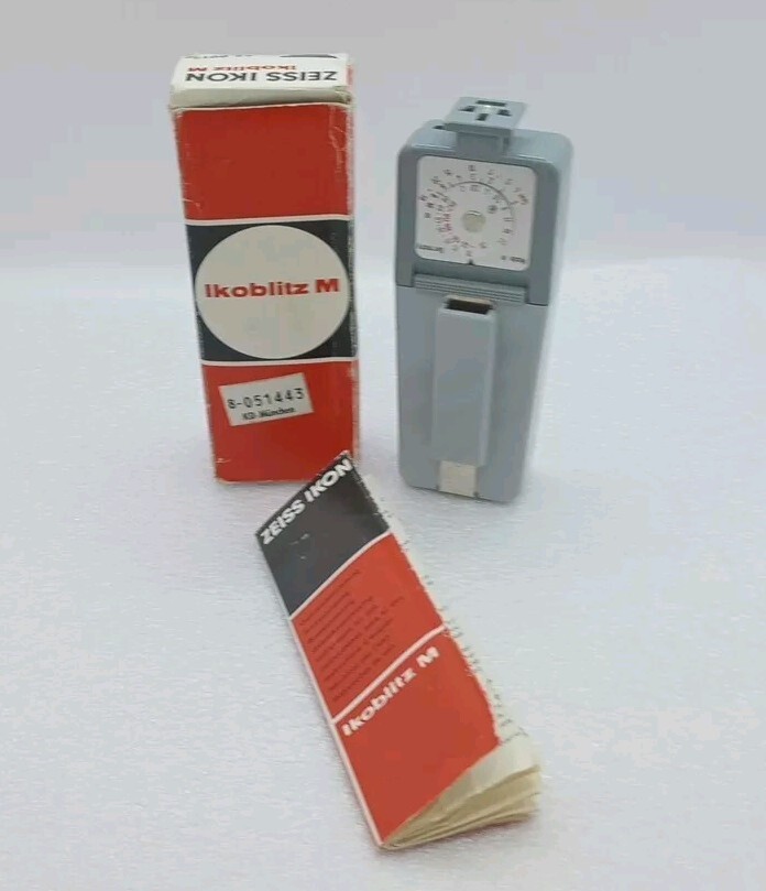 Vintage Zeiss Ikon Ikoblitz M Flash Unit – with Original Box & Instructions