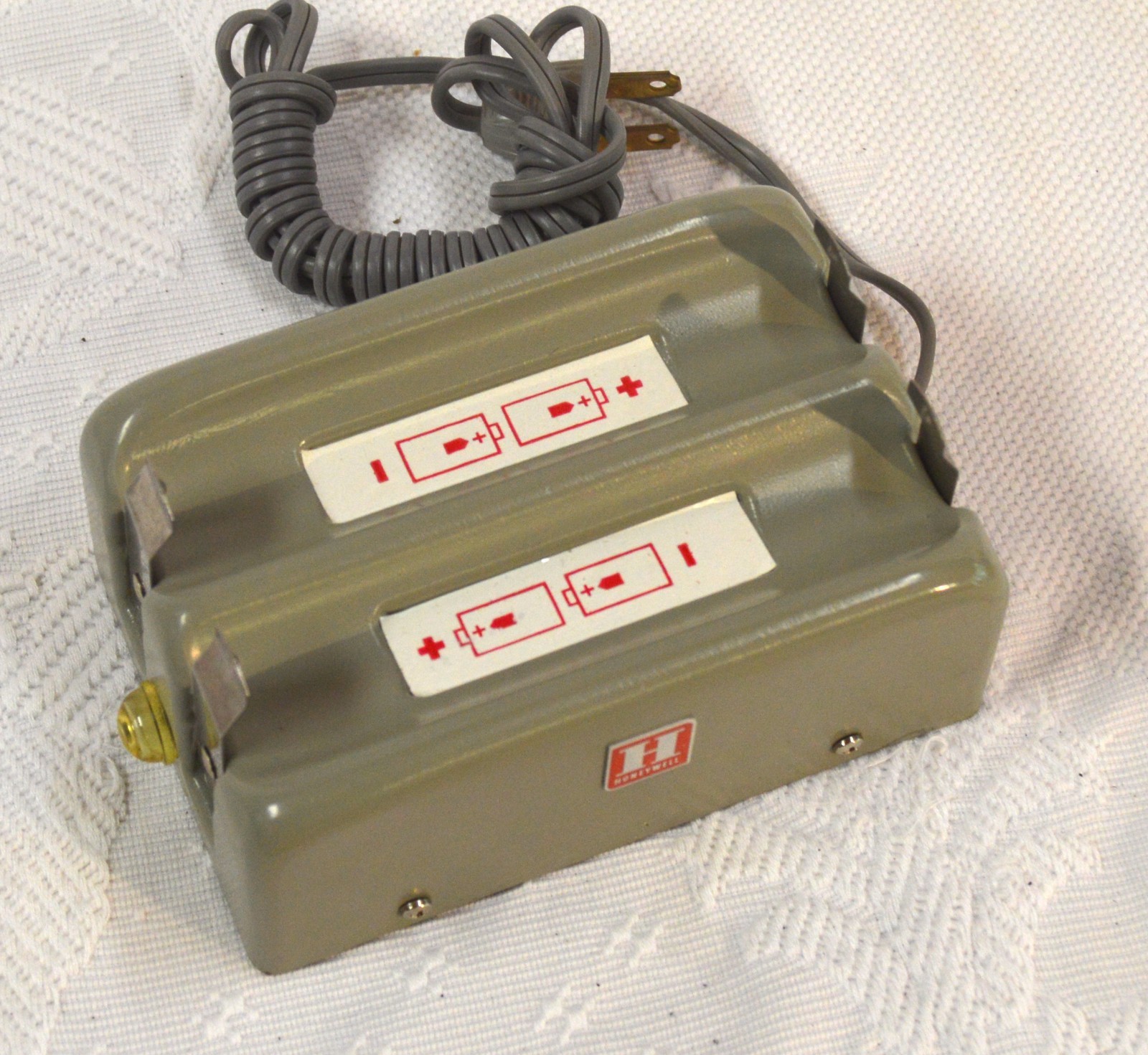Honeywell Permacad Battery Charger For Strobonar Cat. # 318 NIB