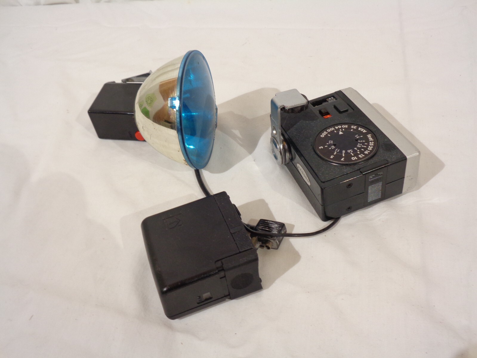 Lot Film Camera Flash Accessories Kodak Polaroid 268 Sears 004 – Untested
