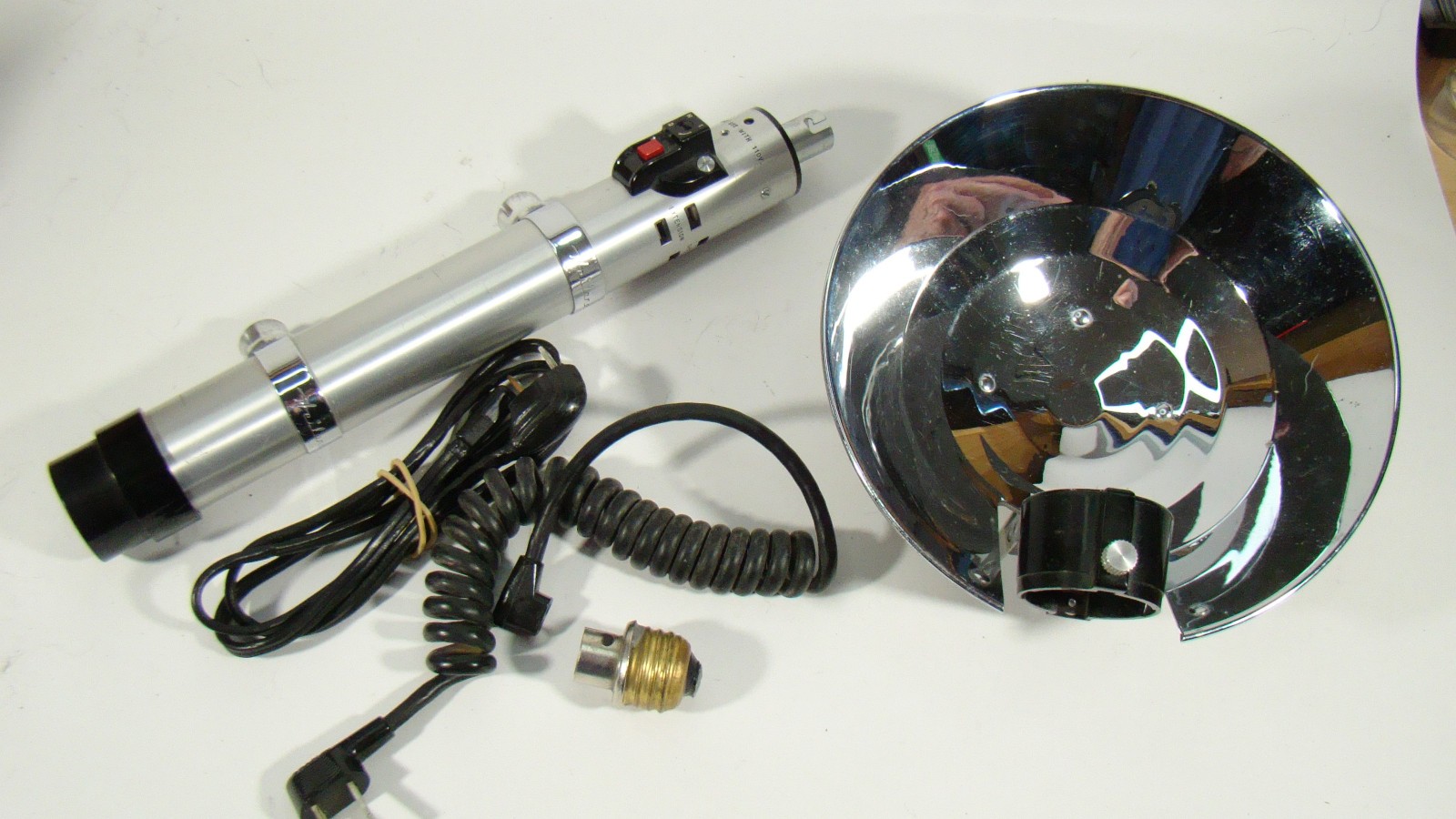 Graflex No. 2773 3-cell flash, reflector, clamps,cords-untested-beautiful shape