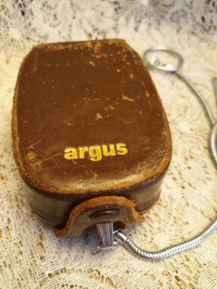 VTG The Argus L3 Lightmeter West Germany Leather Case Chain Palm Size Photograph