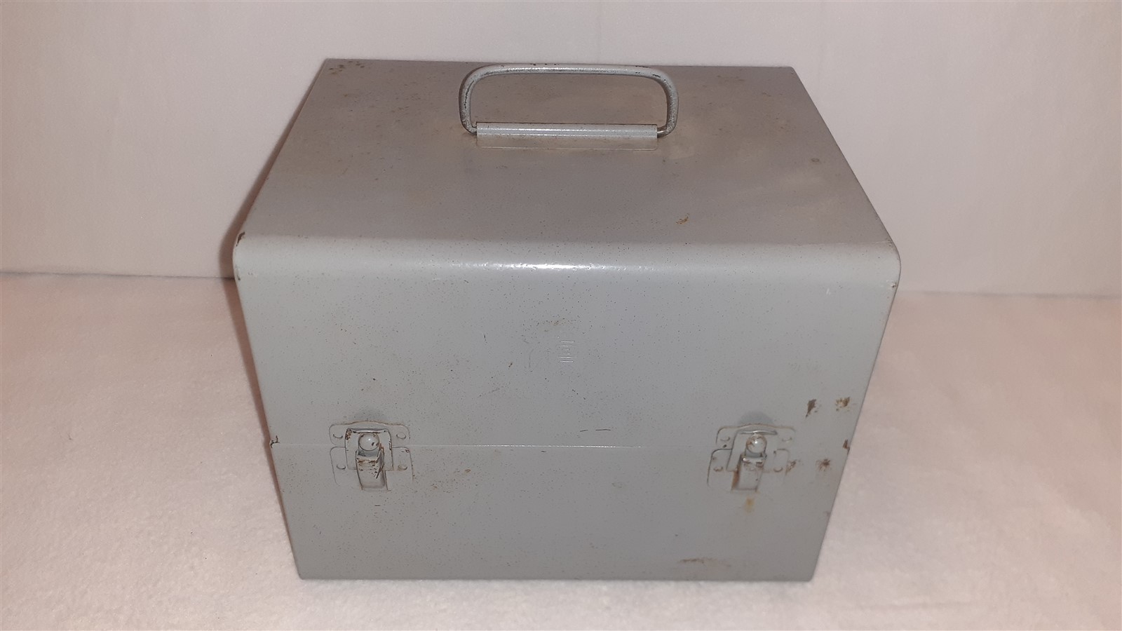 Vintage Brumberger Movie Film Metal Storage Case Holds 12 7″ Reels