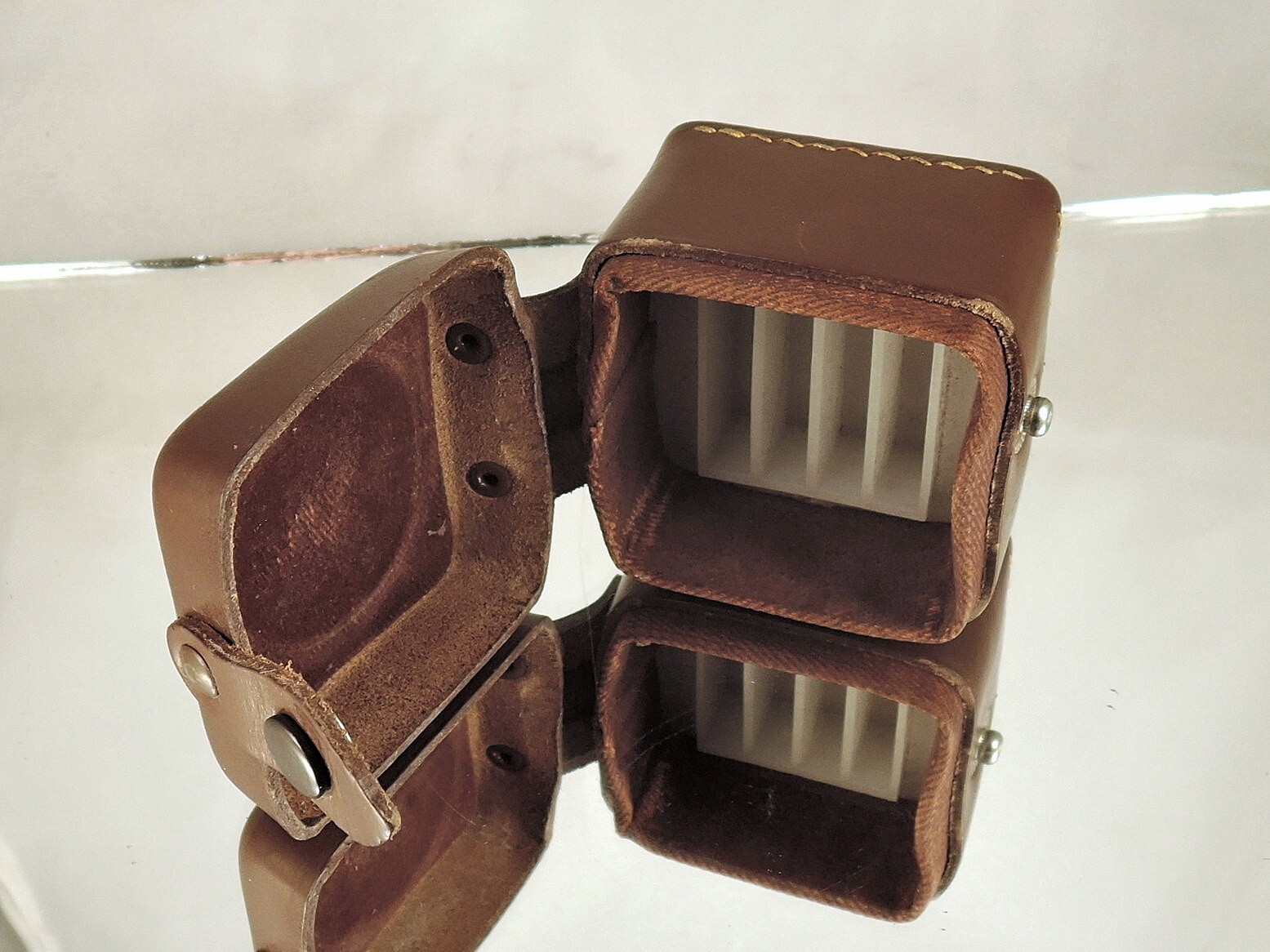 FLEXARET MEOPTA Leather box for a square lens hood B40 and four filters B36
