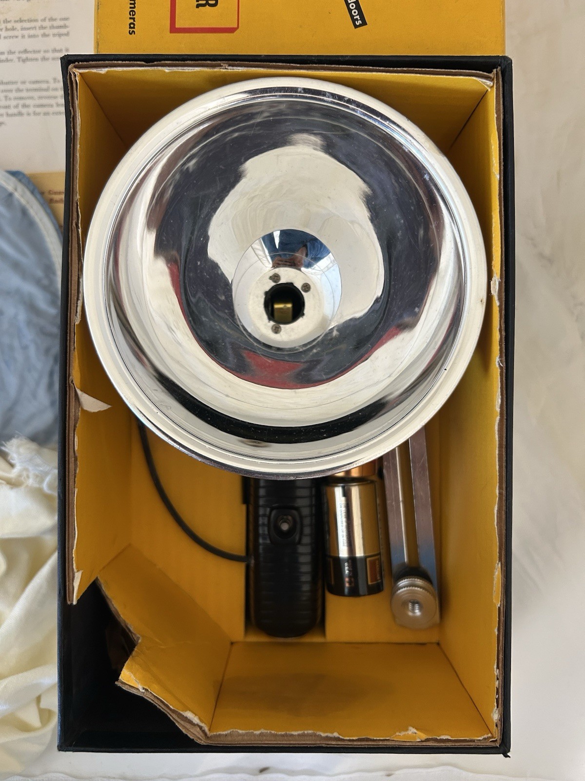 Kodak Vintage Standard Flash Holder With Bulbs And Tri-Color Flash Guard