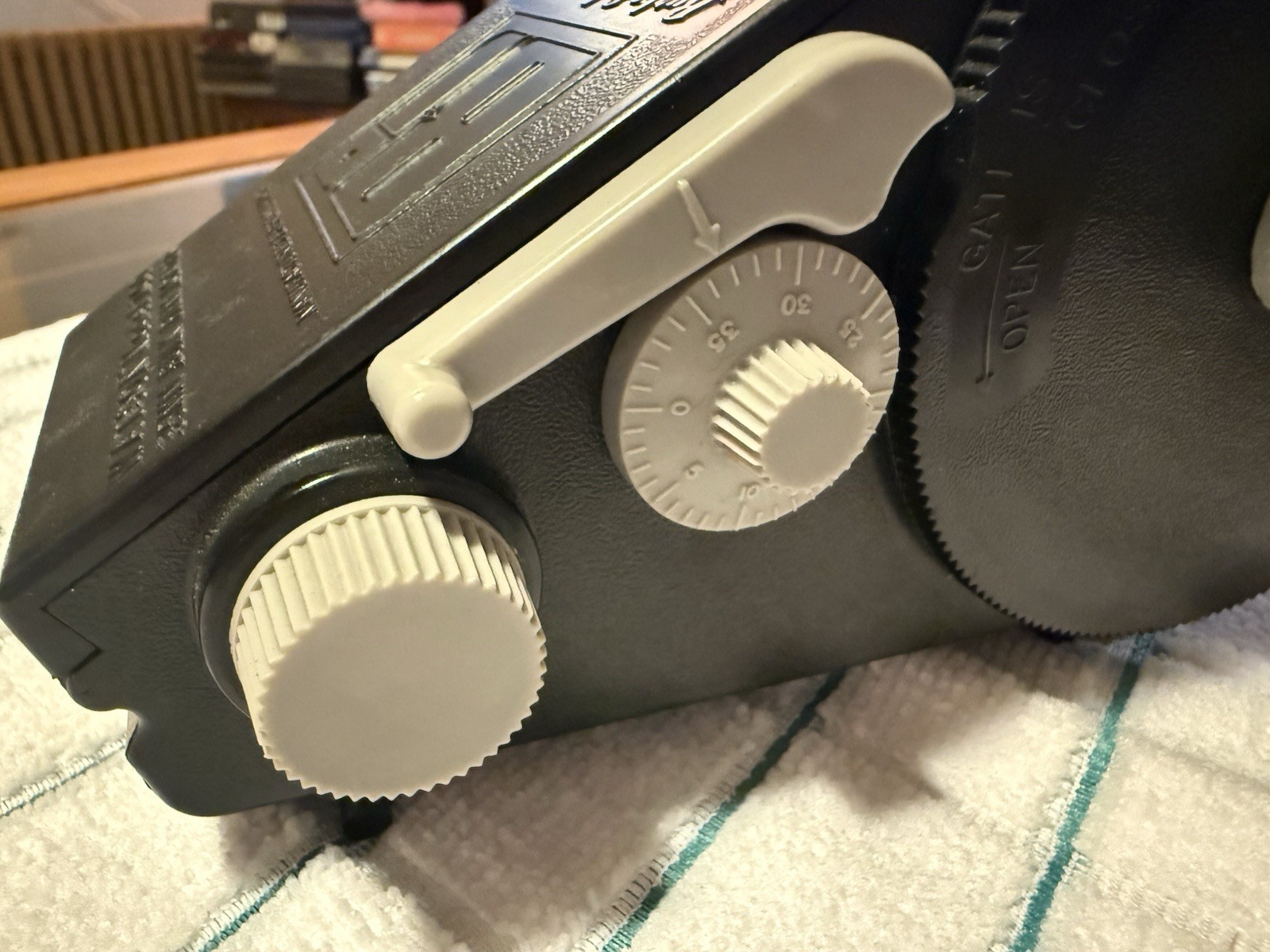 Vintage Watson Model 100 35mm Bulk Film Loader Pfefer – Loaded with ASA 400 film