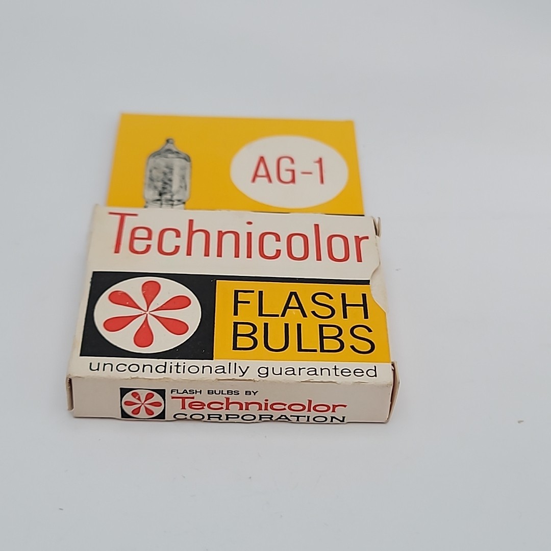 Vintage Technicolor AG-1 Flashbulbs Partial Box 5 Camera Flash Bulbs USA