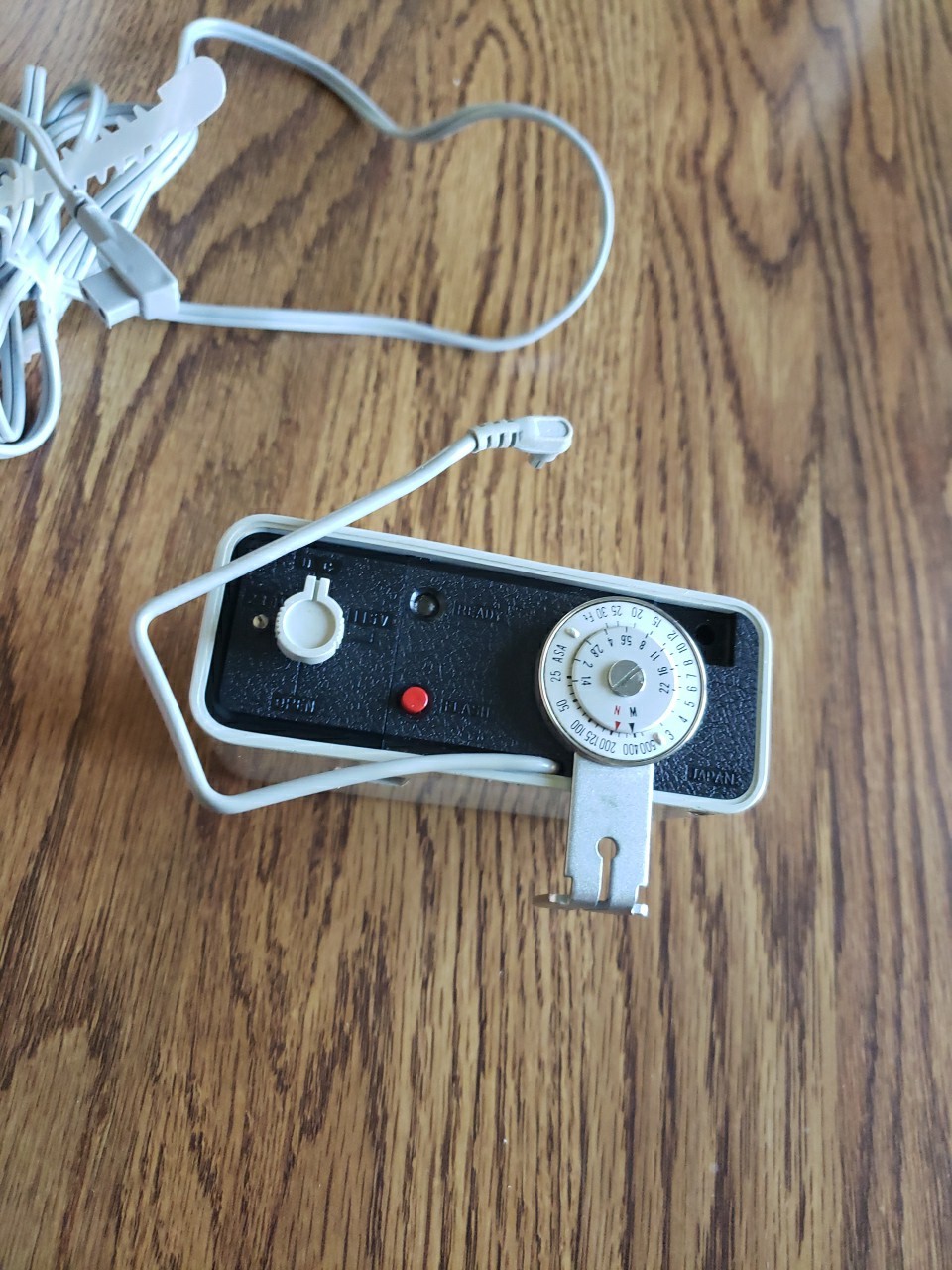 Kmart Focal 40 Solid State Electronic Flash For A.C. Or Battery W/ Cord Booklet