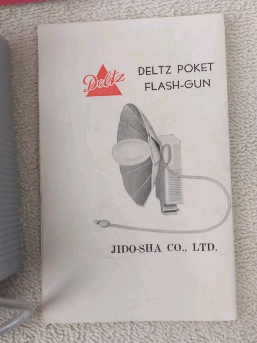 DELTZ POCKET GUN FLASH MODEL#A-1 OLD VINTAGE FILM PHOTOGRAPHY UNTESTED