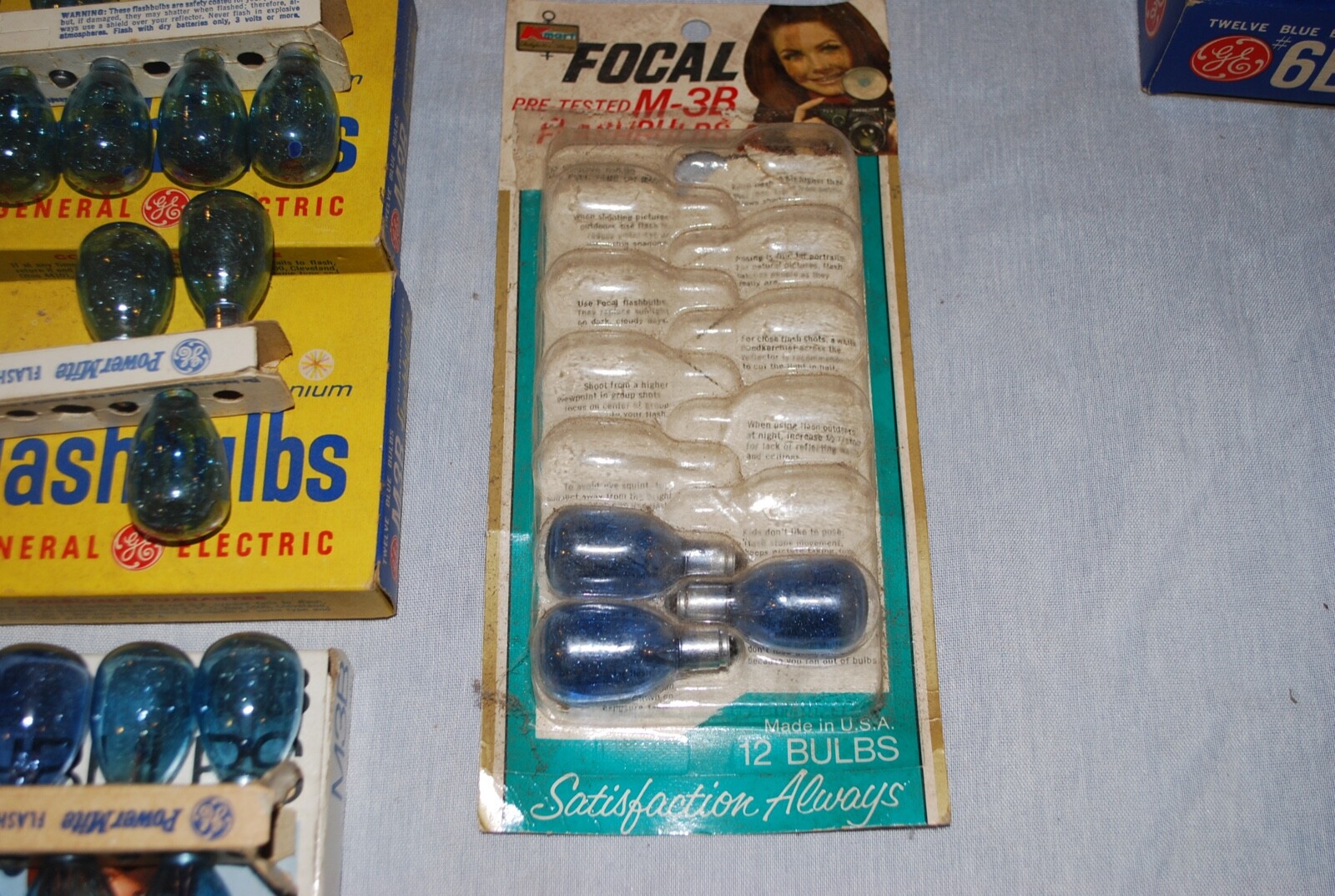 Vintage GE General Electric Rhenium M3B FlashBulbs Blue Blues 27 Total NOS