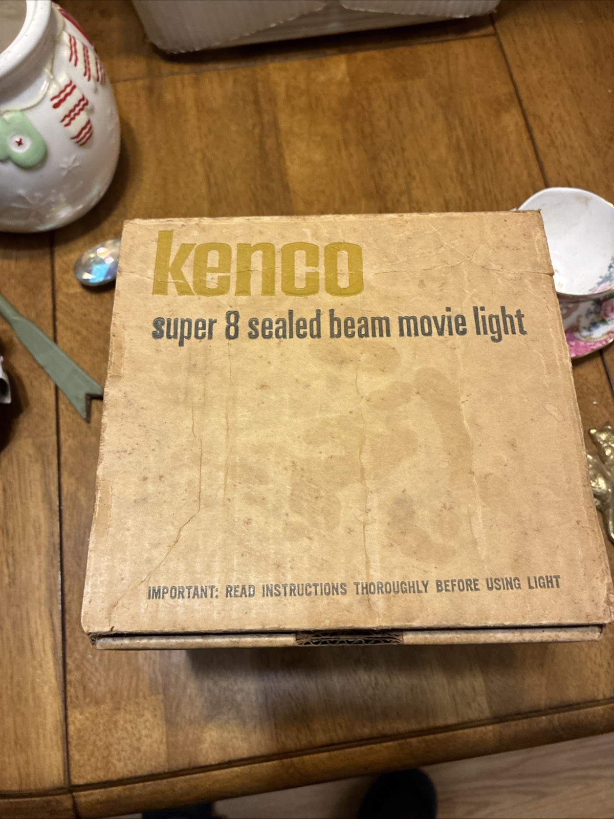 VINTAGE KENCO SUPER 8 SEALED BEAM MOVIE LIGHT MODEL 875-N UNIVERSAL TOP MOUNT