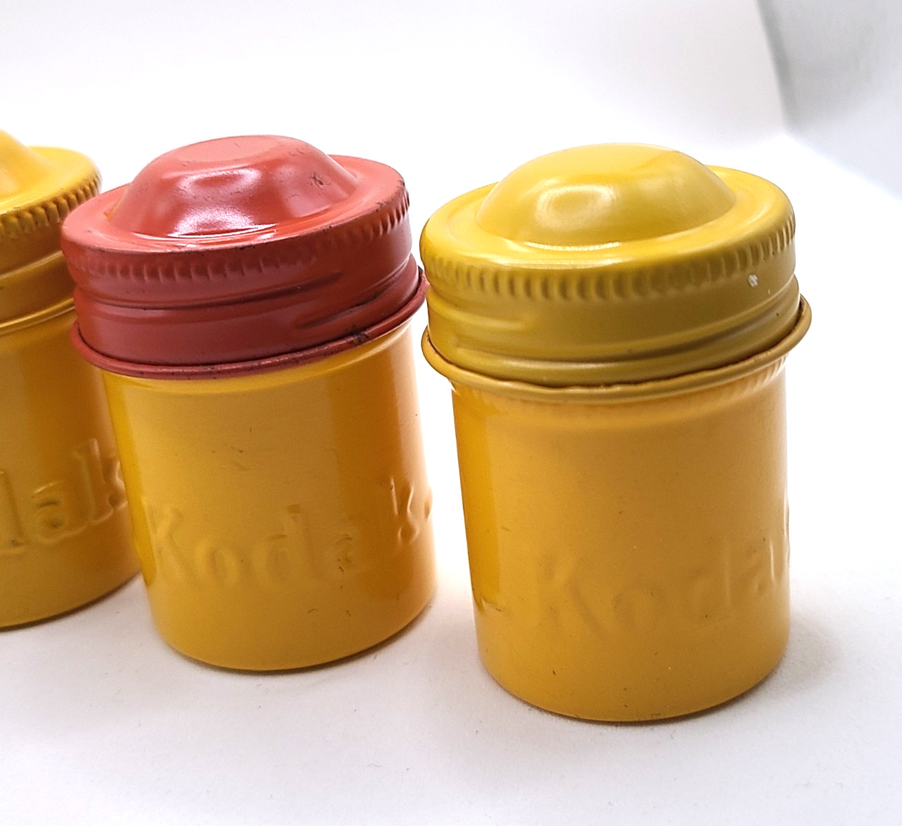 5 Kodak 35mm Metal Film Canisters YELLOW with LIDS – Preowned Vintage (w)