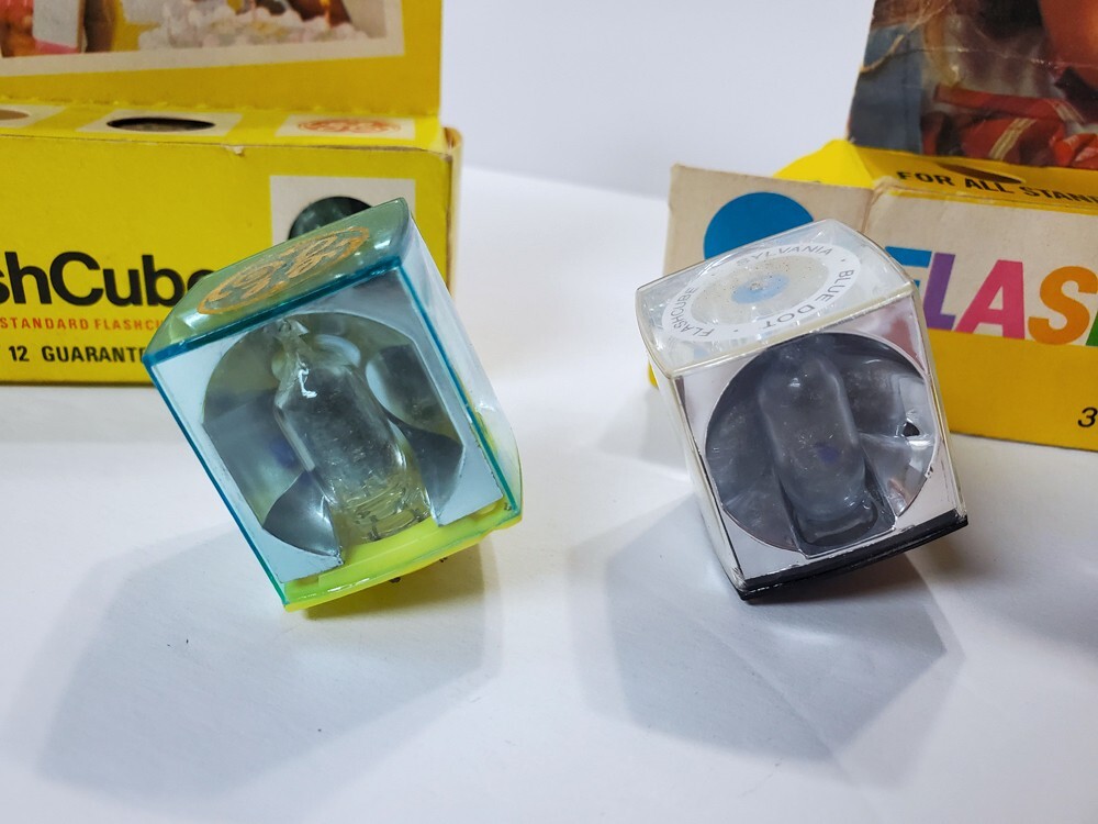 Vintage Lot of 6 FLASHCUBES 3 Sylvania Blue Dot 3 GE FlashCubes New In Orig. Box