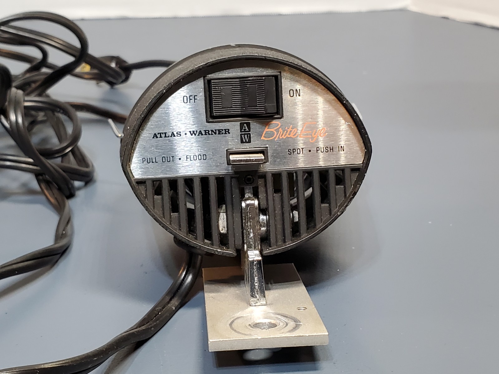 Vintage Atlas – Warner Bright Eye Spot Flood Light – Works