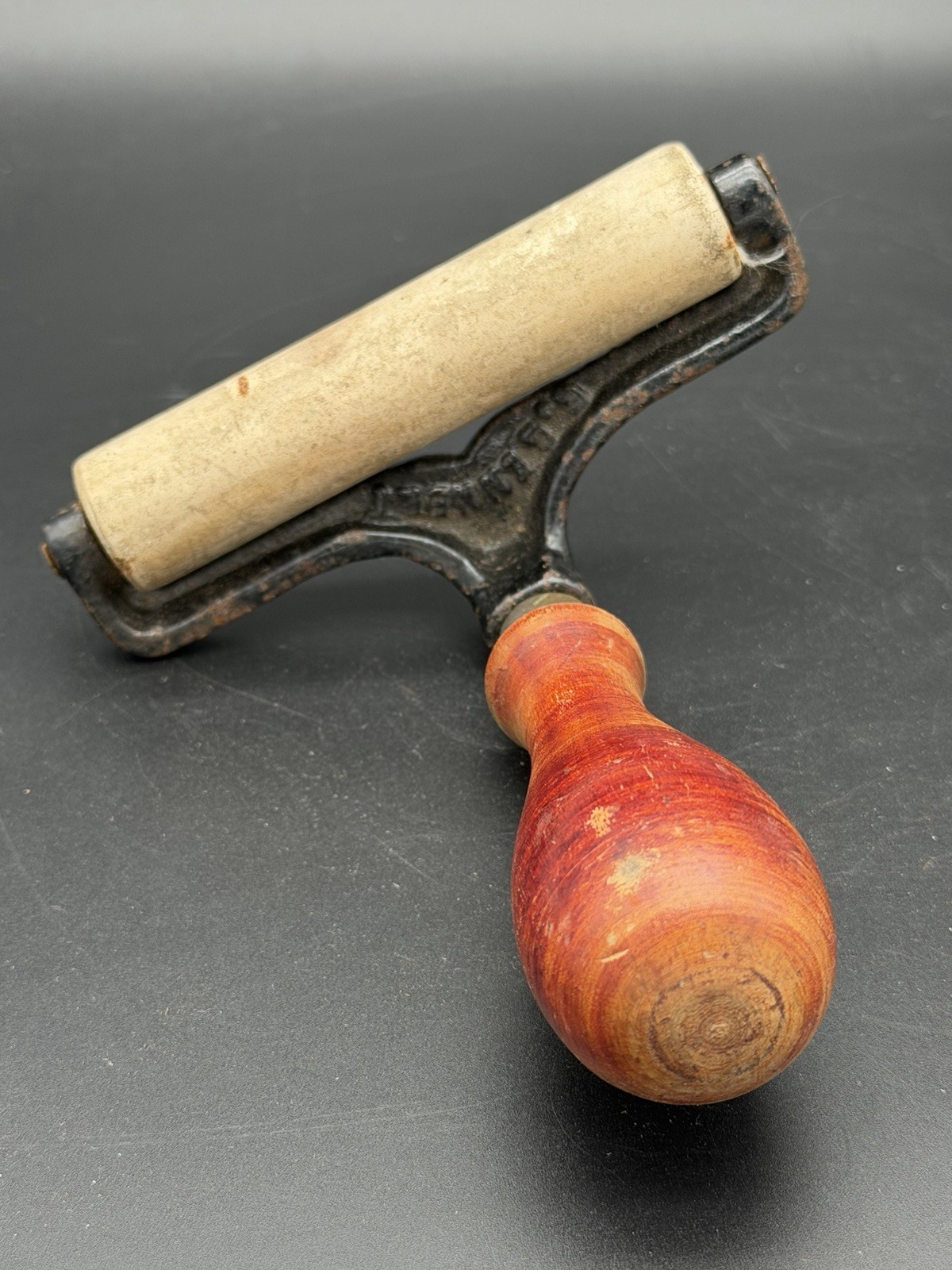 Antique G Gennert New York Cast Iron Photo Print Roller Darkroom Squeegee Brayer