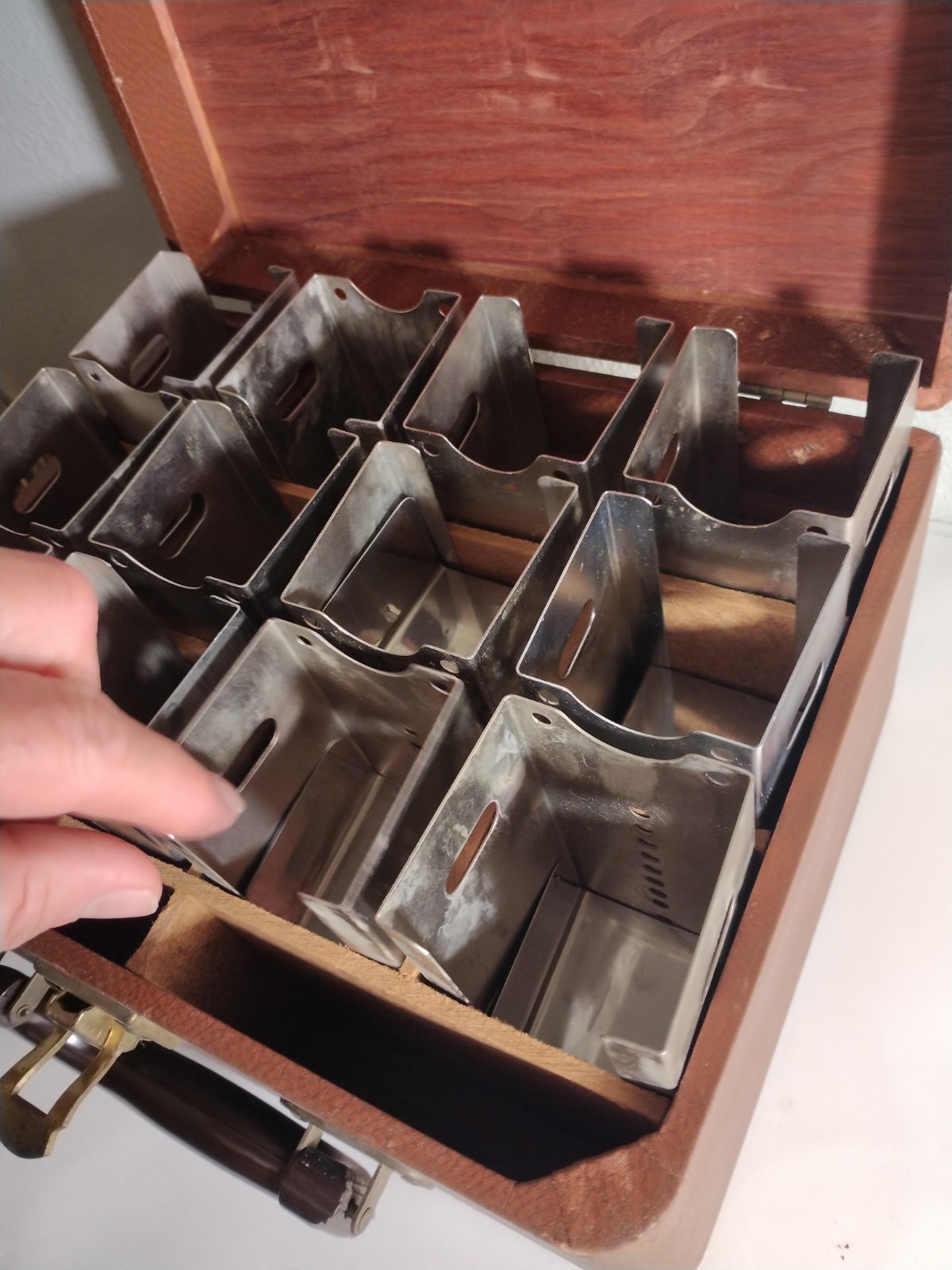 VINTAGE WOODEN CASE STORAGE CHEST FOR PROJECTOR SLIDES WITH SLIDE HOLDERS INSIDE