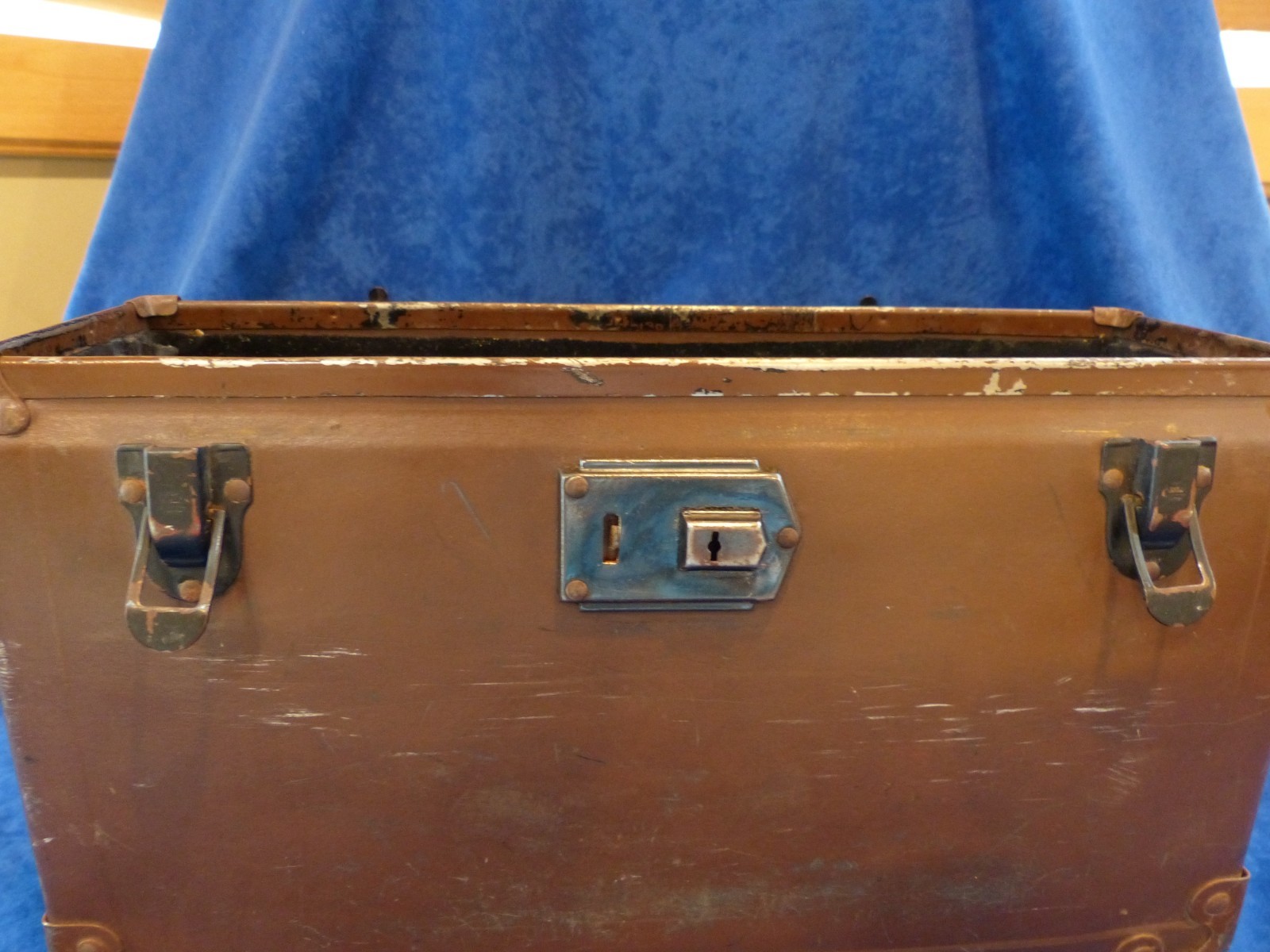 Graflex 2×3 brown camera case, 15 x 10 x 5 inches OD, sturdy, working hardware