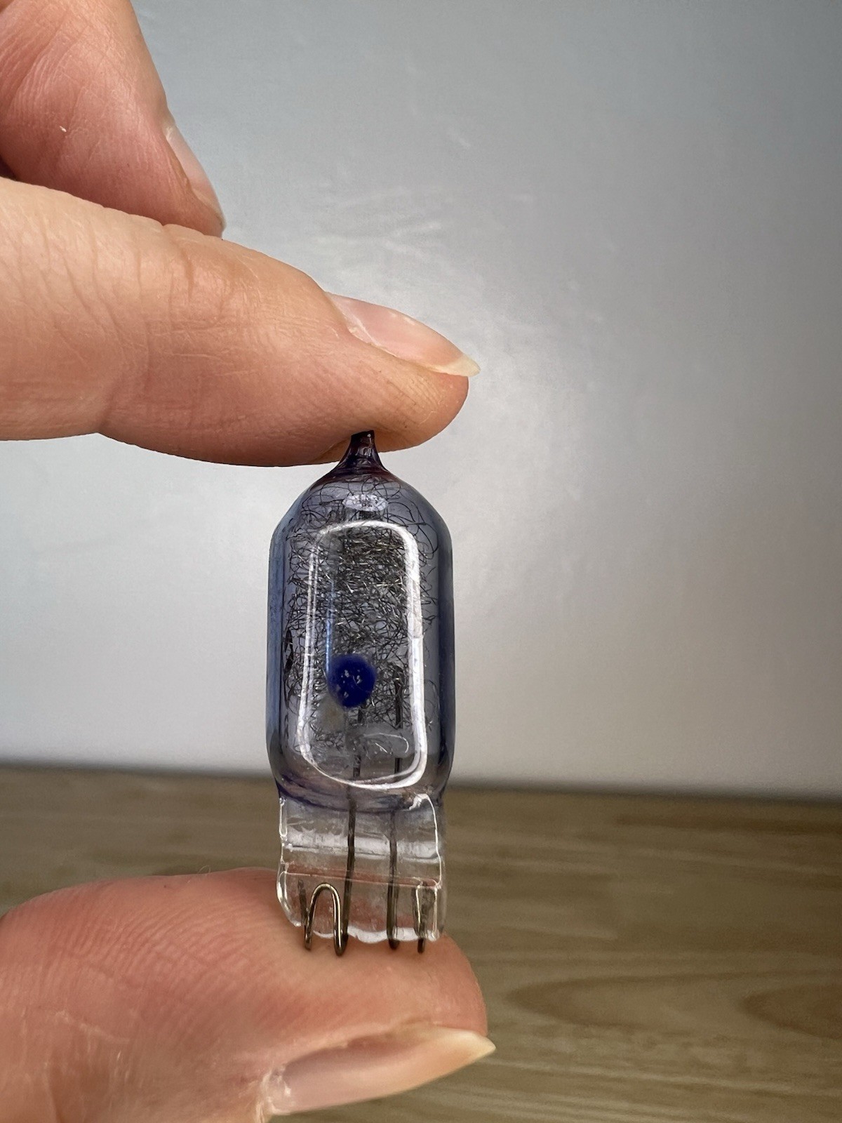 Vintage Sylvania AG-1/AG-1B Blue Dot Replacement Flashbulbs 16 Clear 16 Blue