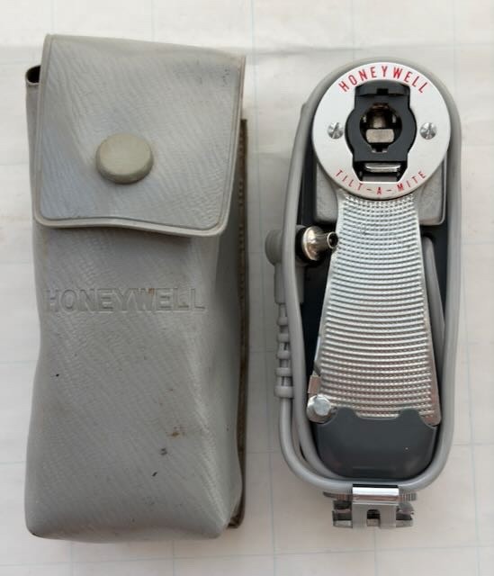 Vintage HONEYWELL TILT-A-MITE Camera Flash Collapsible Fan Style w/ Case