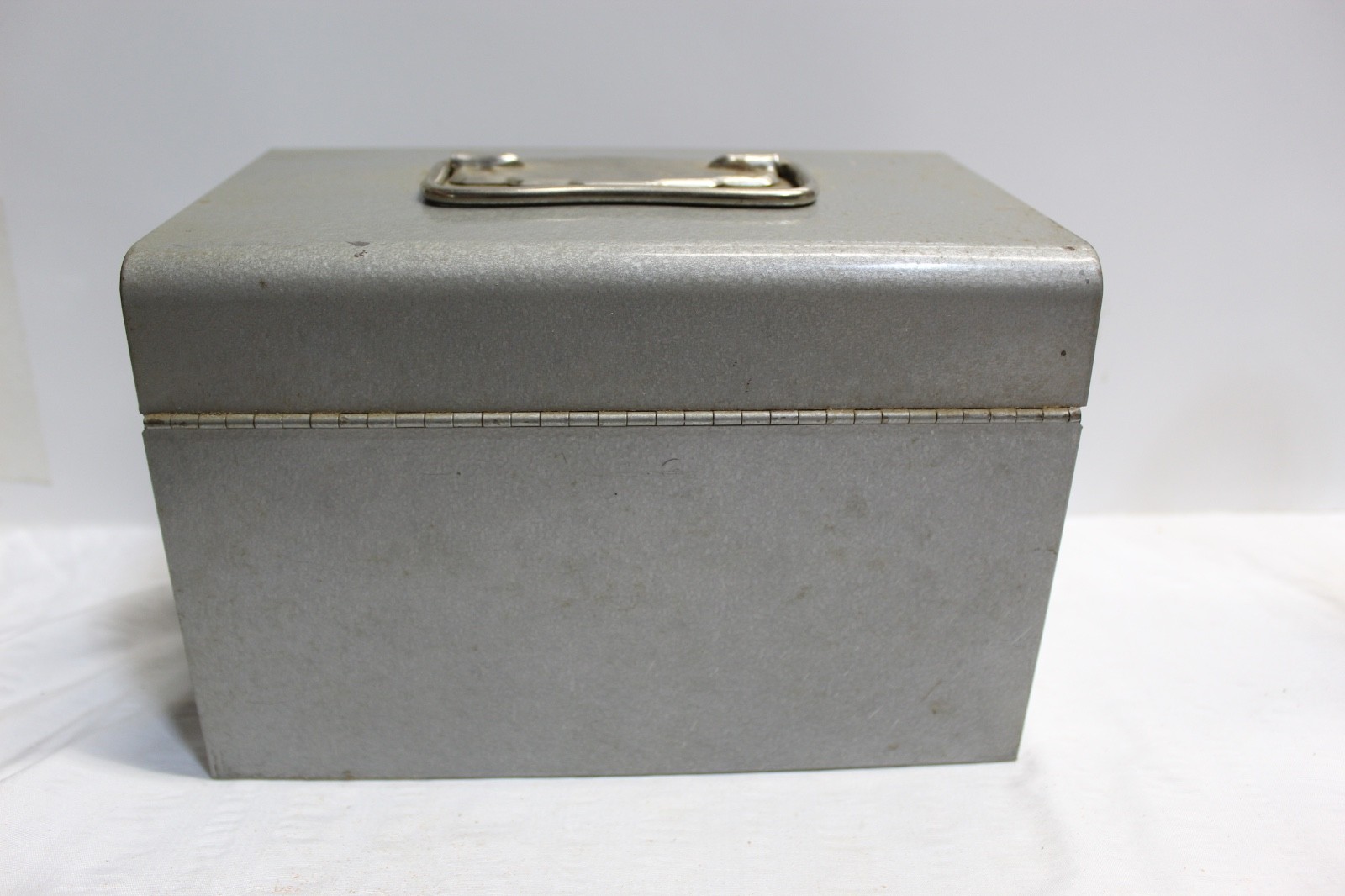 8MM Metal Movie Film 12 Reel Holder Carrying Case