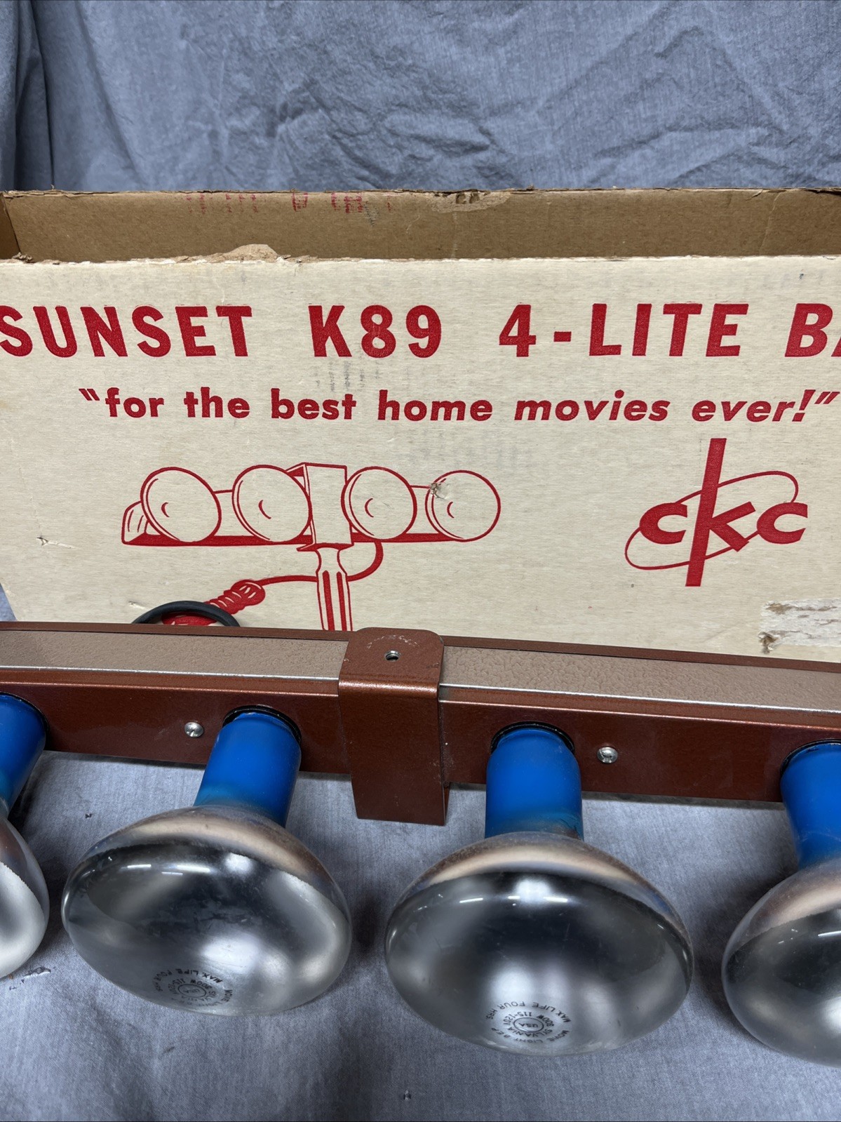 Vintage CKC Sunset K89 Home Movie Light Bar with Four Bulbs