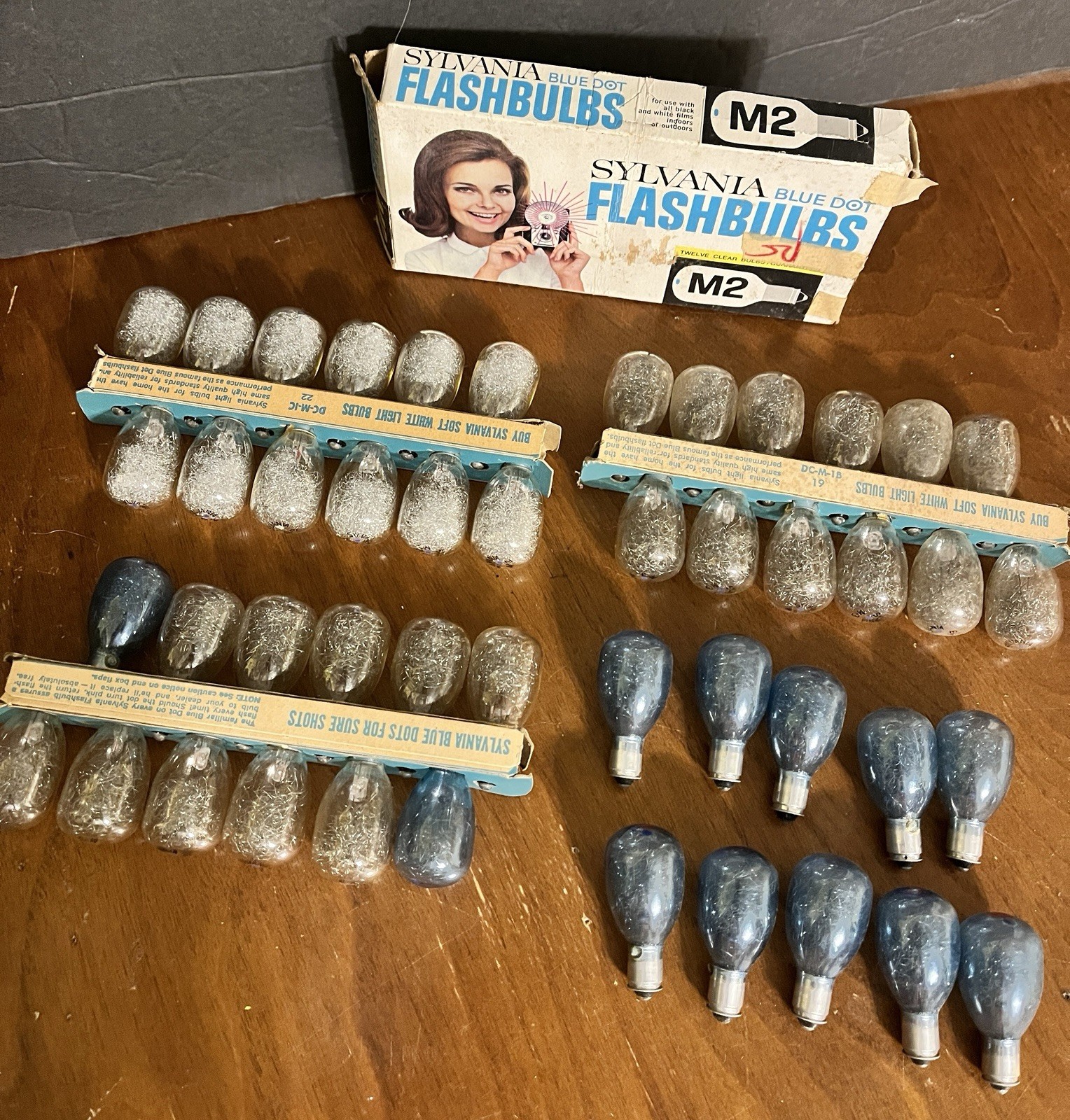 Vintage Sylvania Flashbulbs Blue dot DC-M-1B Lot Of 36 Bulbs- New Old Stock