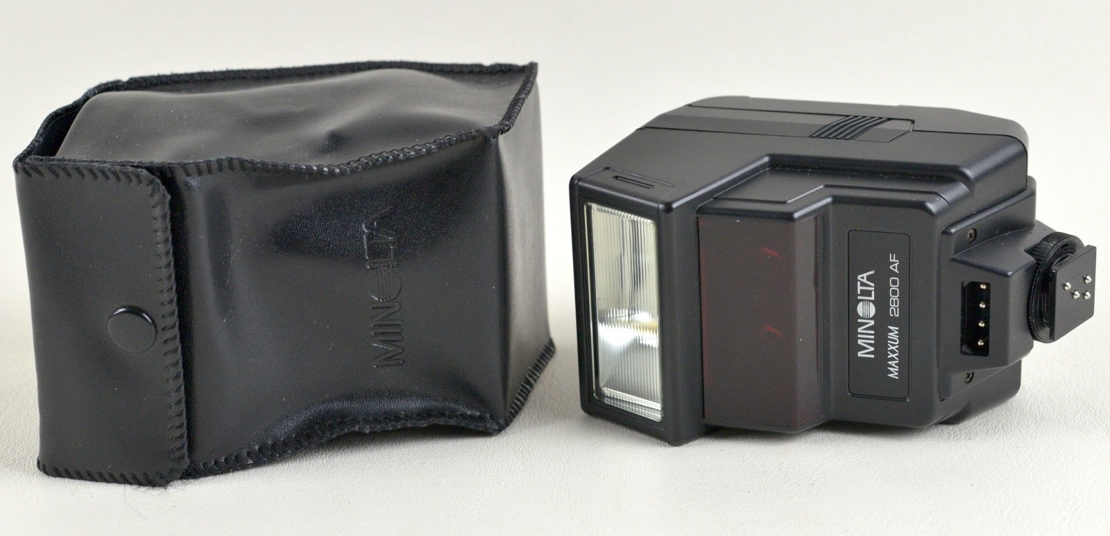 Minolta Maxxum 2800 AF Shoe Mount Flash w/ Black Case For Camera Tested Working