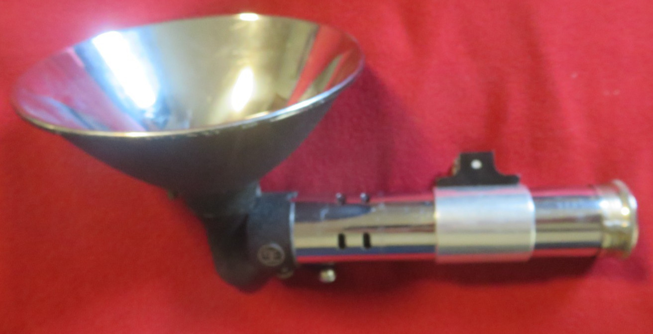 VINTAGE HEILAND RESEARCH PHOTOGRAPHER’S FLASH HANDLE & TWO REFLECTORS LIGHTSABER