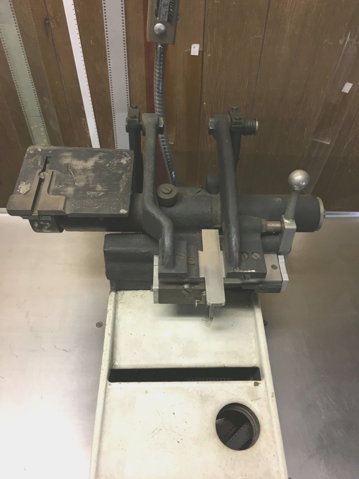 HOT FOOT FILM SPLICER FOR 35 mm/16 mm VINTAGE make in USA Bell & Howell