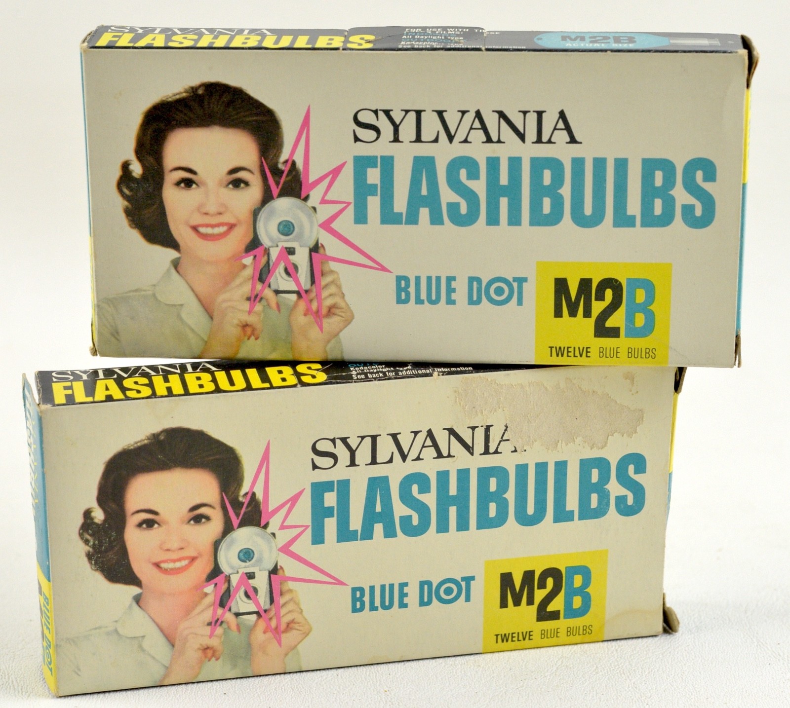 21) Vintage Sylvania M2B Blue Dot Flashbulbs