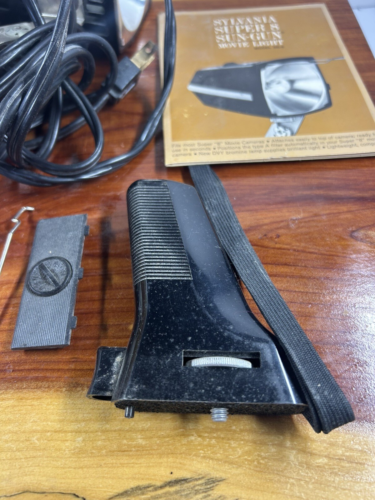 Vintage Sylvania Super 8 Sun Gun Movie Light SG-8 Box, Handle & Manual Untested