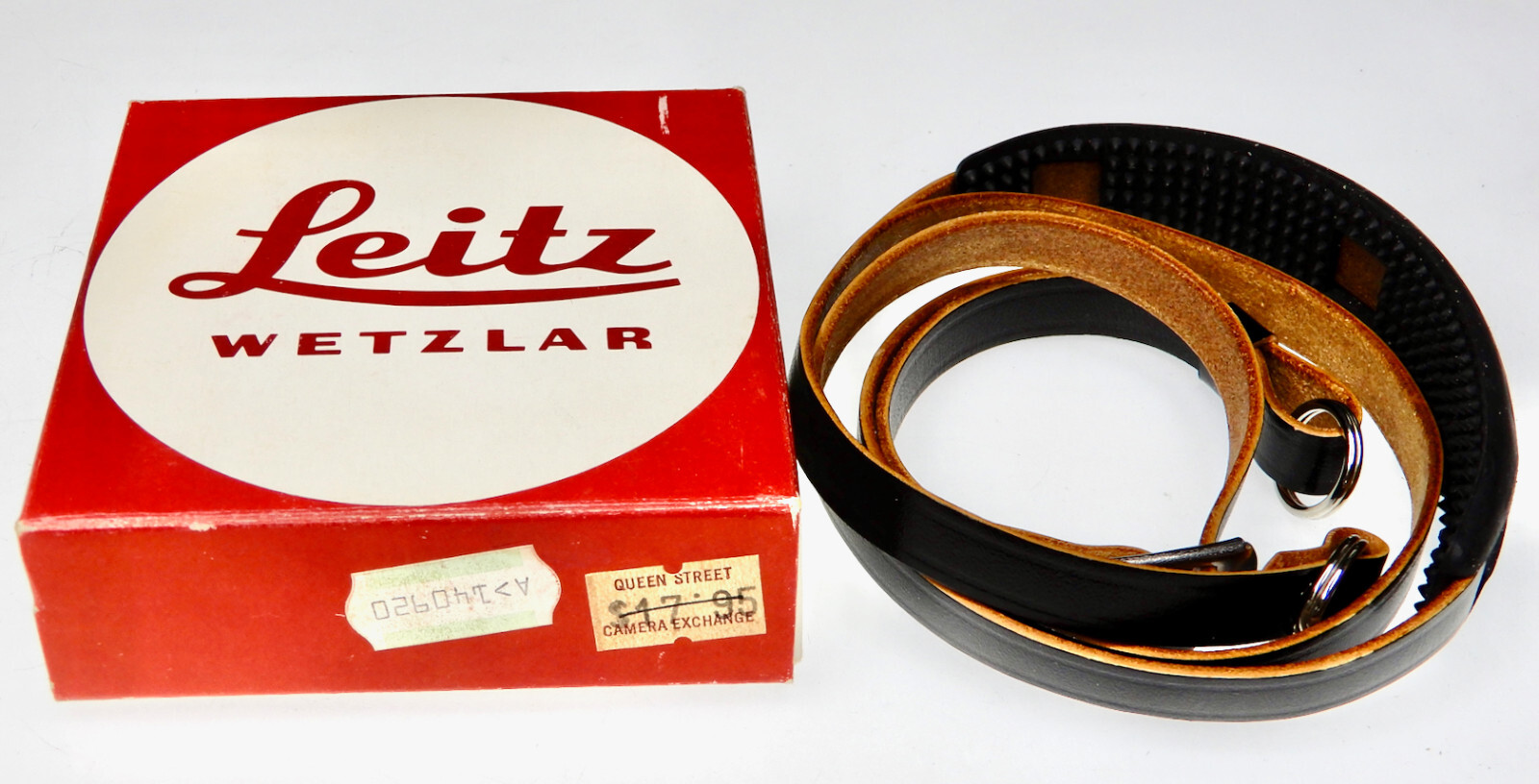 Leica 14092 Strap for M2,M3,M4 with Shoulder Pad ………… LN