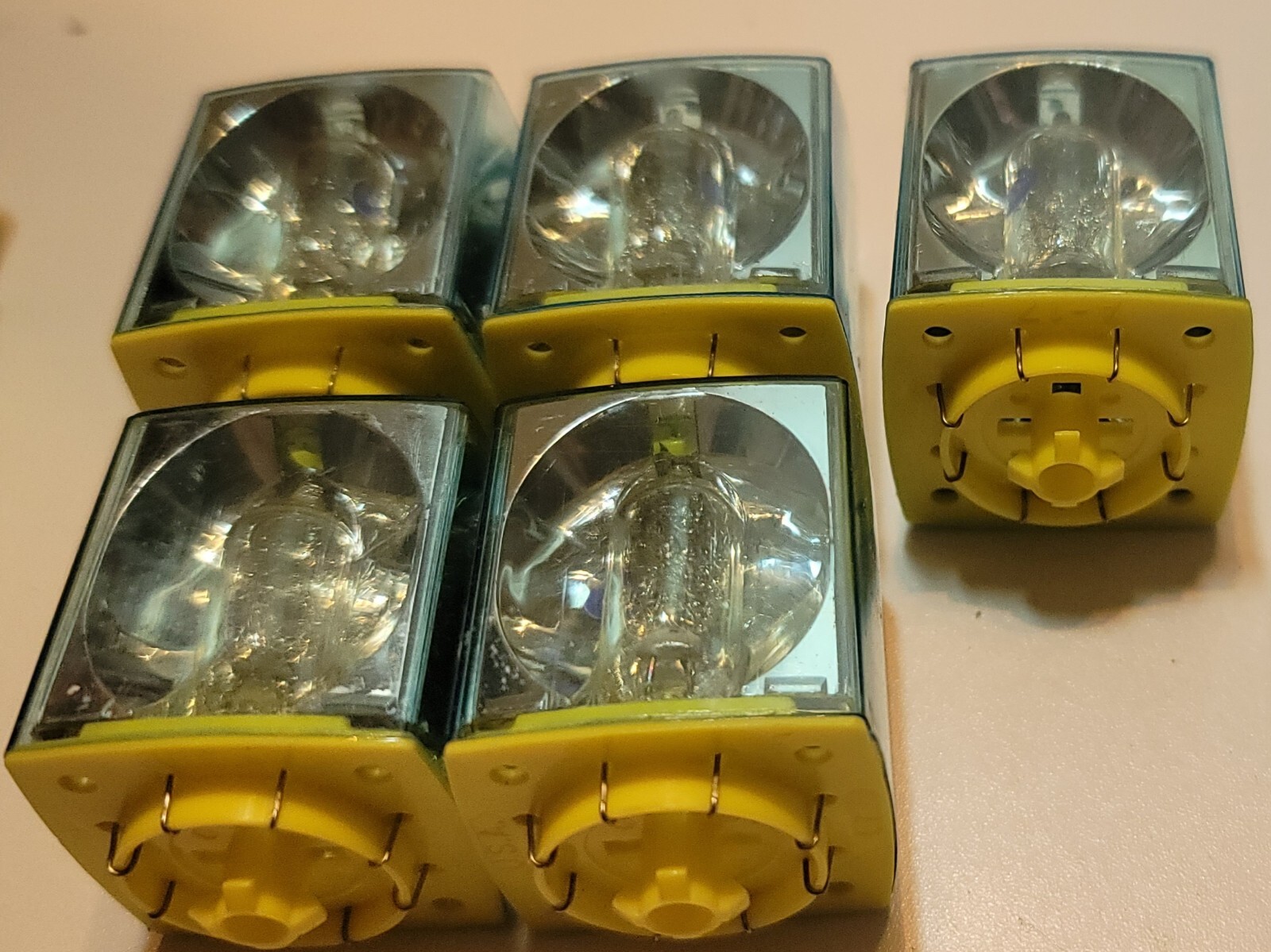 5 GE Flash Cubes & One Original Cardboard Packaging Altered – Untested