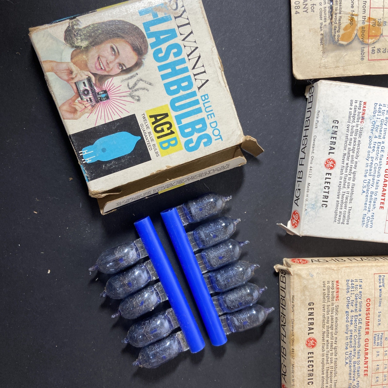 Lot Of Vtg AG1B Flash Bulbs Retro Photography Polaroid Kodak Blue + White