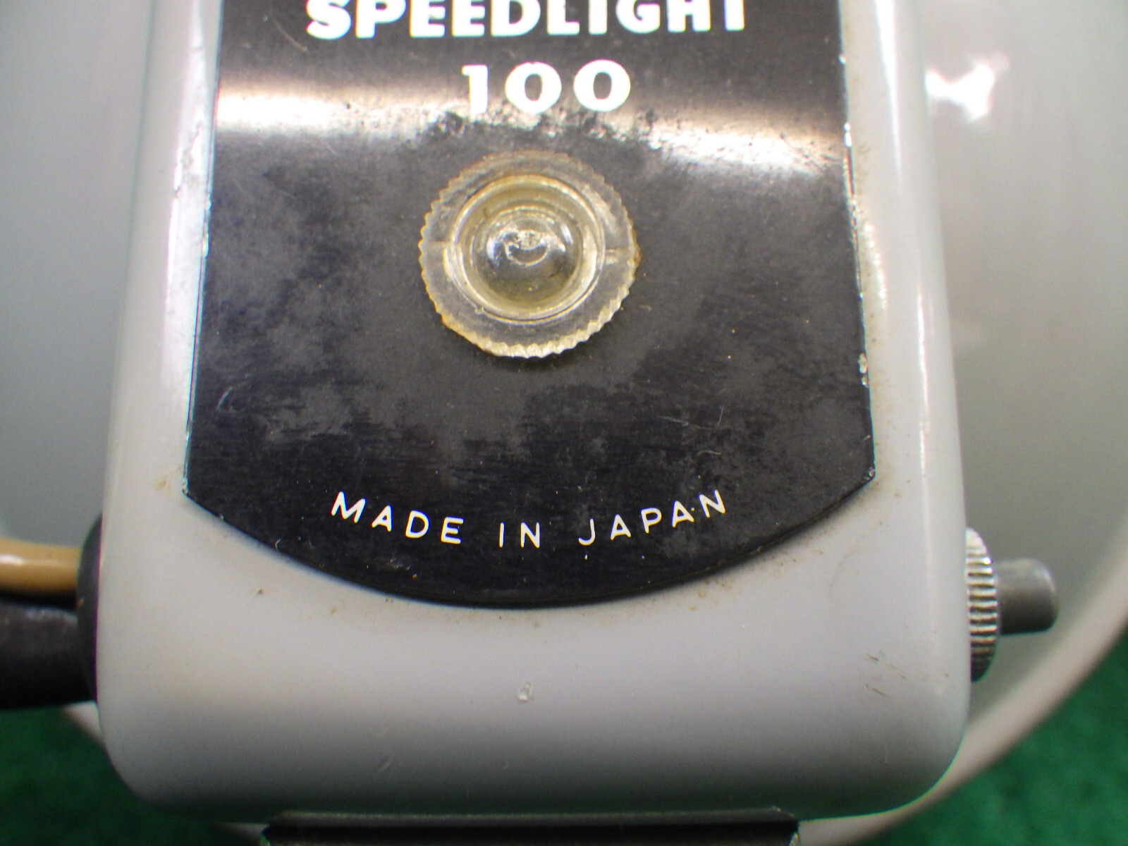 Vintage Minicam Speedlight 100 camera strobe/flash PARTS 5″ dia 1970s