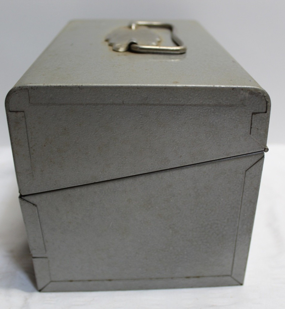 8MM Metal Movie Film 12 Reel Holder Carrying Case