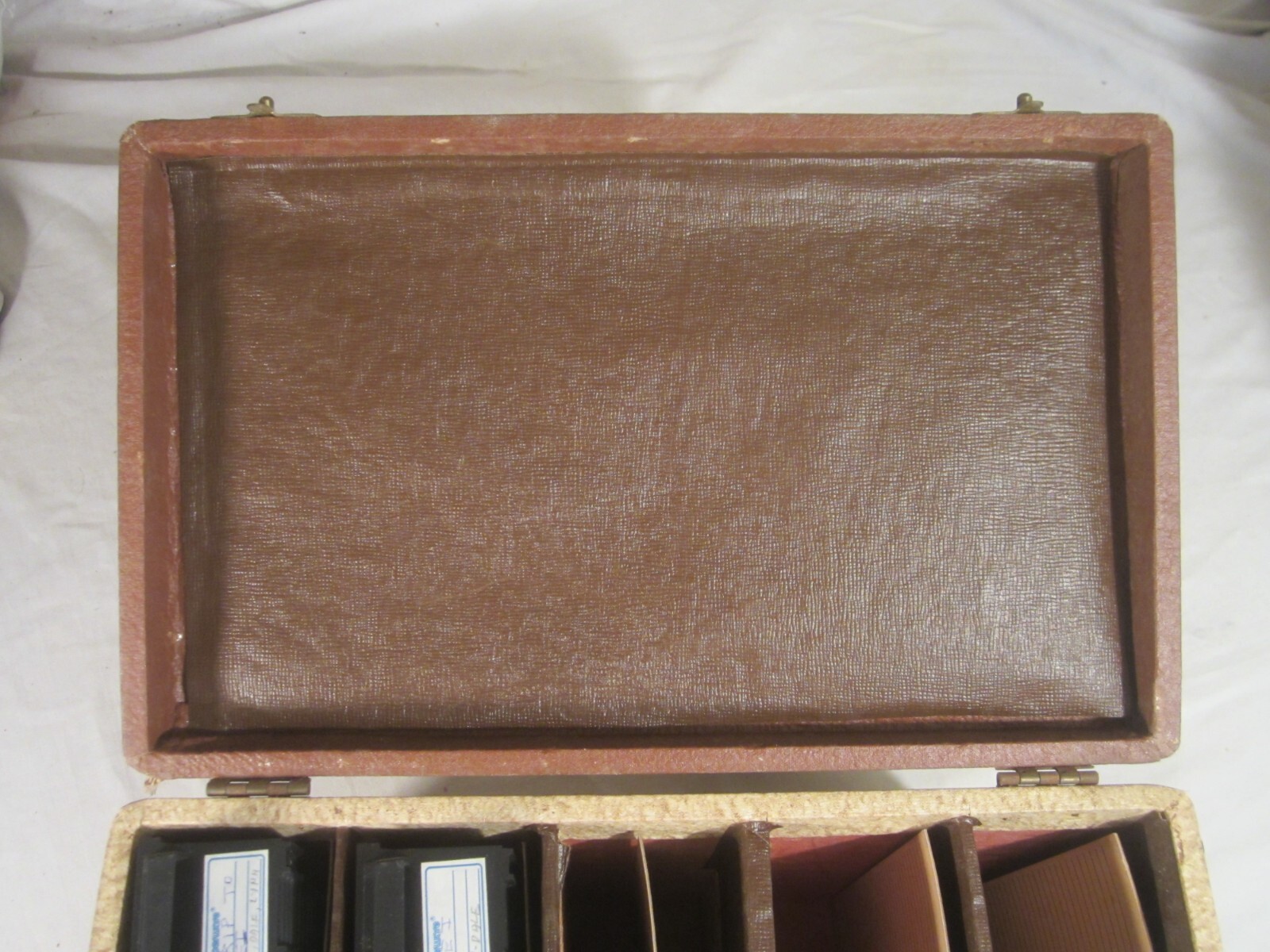 BARNETT & JAFFE BAJA — 540-Slide Carrying Case for 35mm Slides – Plus Six Trays