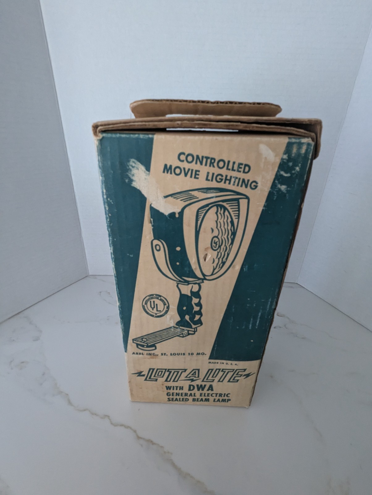 Vintage Arel Lotta-A-Lite No. 100 Controlled Movie Light w/DWA GE Sealed Lamp