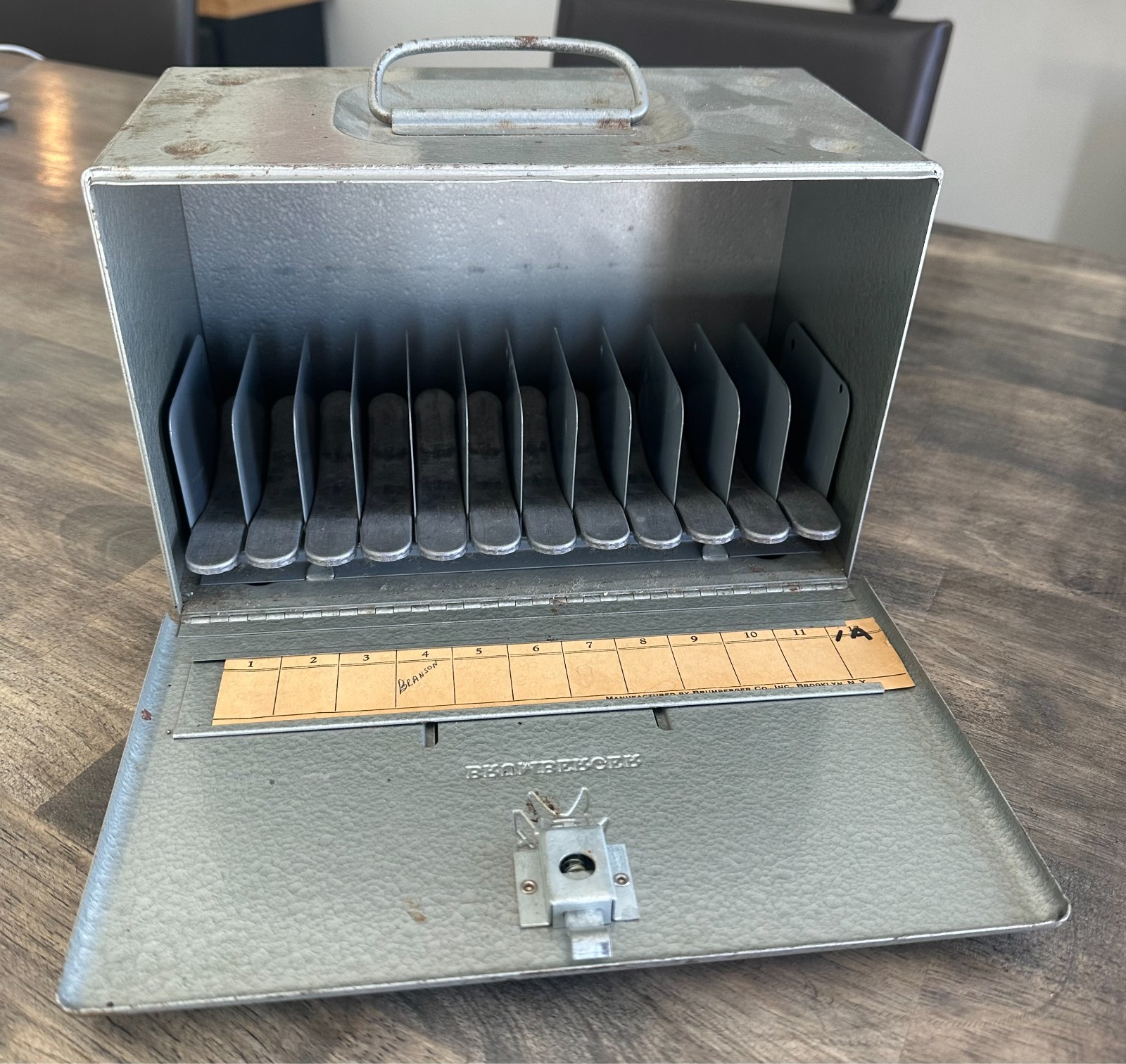 BRUMBERGER Vintage METAL STORAGE CASE for 8MM- 12 slots 1950s