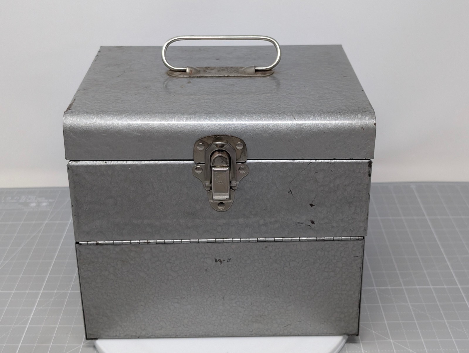 VTG Logan Deluxe Metal 8mm Film Chest 12 Slots Box Storage + 11 Reels & Cases