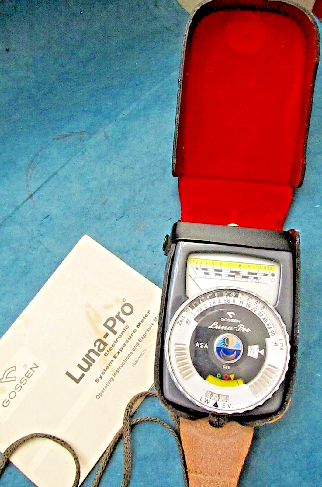 Vintage Gossen Luna-Pro electronic system exposure meter with leather case