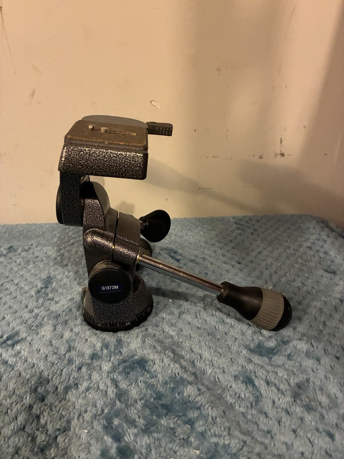 Gitzo G 1372 M 3-Way Pan/Tilt Head With Quick Release