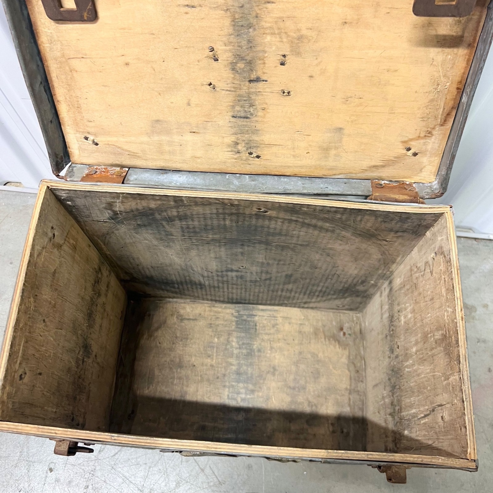 Vintage Collectible Metal Works Movie Reel Carrying Case