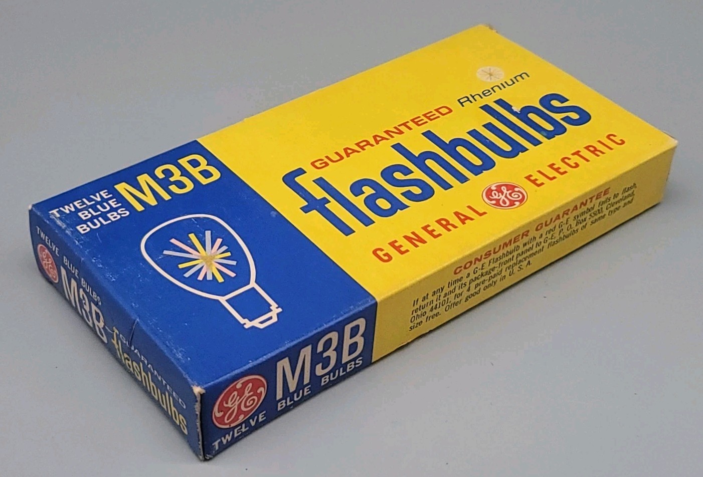 Vintage GE General Electric M3B Rhenium Flashbulbs Box of 12 NEW